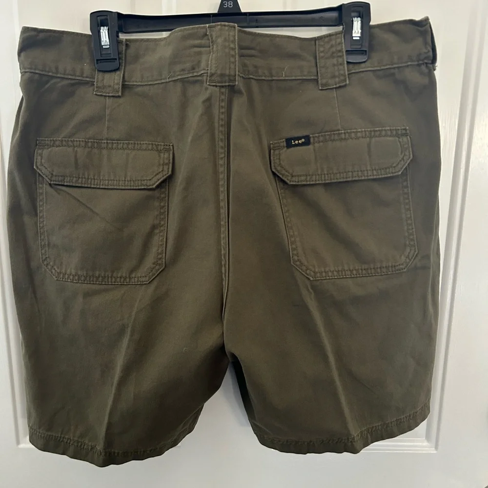 NWT Men's Lee Olive Green Cargo Short Size 38